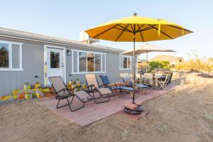 Galeriebild der Unterkunft @ Marbella Lane - 10 Acres Oasis Desert Retreat! in Joshua Tree