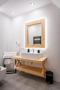 Kúpeľňa v ubytovaní Biały Miś Apartamenty Art & Design