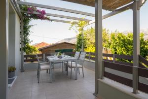 Balkón nebo terasa v ubytování Lucas home