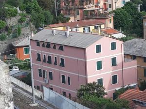 The building in which a panziókat is located
