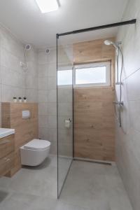 A bathroom at MorzeZatoka - apartamenty Władysławowo