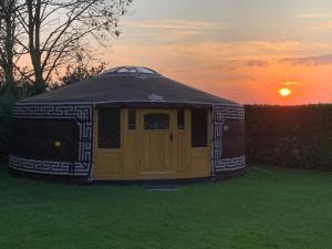 Imagen de la galería de Overnachten in een luxe yurt!, en Zonnemaire