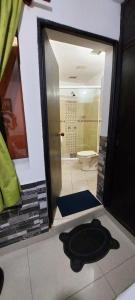 Koupelna v ubytování hotel medellin calasanz
