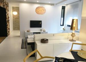 Golden & White Home, Santiago de Compostela – Updated 2022 Prices