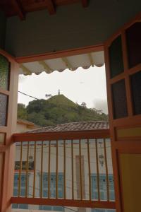 Pemandangan gunung umum atau pemandangan gunung yang diambil dari hotel