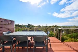A balcony or terrace at Bountiful views in Blairgowrie, Beach, wine, bliss