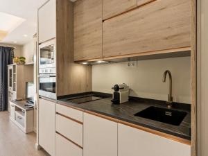 A kitchen or kitchenette at Estudio en medina garden Még 15 kép