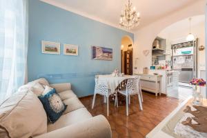 Kuchyň nebo kuchyňský kout v ubytování Casa Bea Varazze