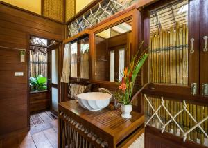 Fotografie z fotogalerie ubytování The Float House River Kwai v destinaci Sai Yok