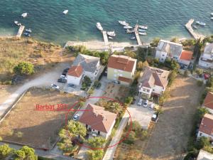 Gallery image of SOLEIL - Newly renovated apartment close to the sea in Barbat na Rabu