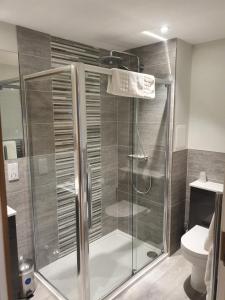 Koupelna v ubytování Sunninghill Hotel + 37 fotografií