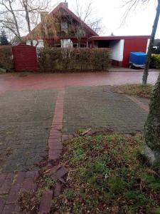 a brick driveway in front of a house at Ohne Sorgen in Goslar