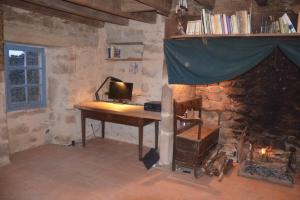 Afbeelding uit fotogalerij van Un cocon dans la nature in Meyrignac-lʼÉglise