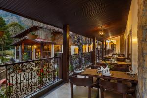 Imagen de la galería de The Earls Court by Leisure Hotels, en Nainital