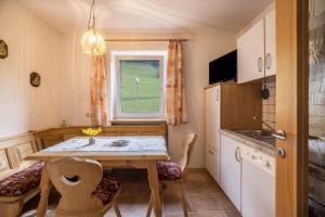 Kuchyň nebo kuchyňský kout v ubytování Ferienwohnung Kirchblick Gasser + 16 fotografií