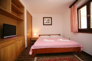 Posteľ alebo postele v izbe v ubytovaní Studio Apartment in Porec with Terrace, WiFi (3794-1)