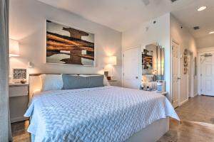 Ένα ή περισσότερα κρεβάτια σε δωμάτιο στο Ocean View Condo Btwn Rosemary and Alys Beach! +16 φωτογραφίες