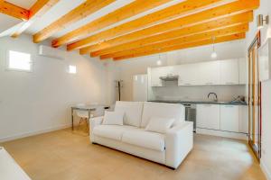Kuchyňa alebo kuchynka v ubytovaní Duplex Palma Apartment - with garage