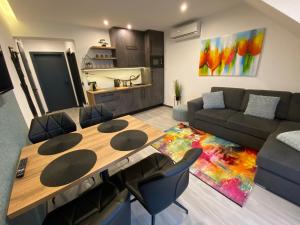 Kuchyňa alebo kuchynka v ubytovaní Luxury Apartments Keszthely