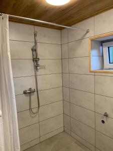 Ванна кімната в Noclegi-Apartamenty Kłodzko Verona