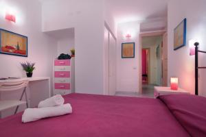 A bed or beds in a room at Sea View - Rena Bianca