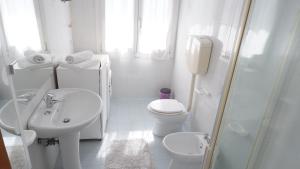 Ένα μπάνιο στο APP4RENT - Appartamento Alghe Rosse +19 φωτογραφίες