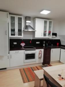 Η κουζίνα ή μικρή κουζίνα στο Stadthaus Kaufbeuren