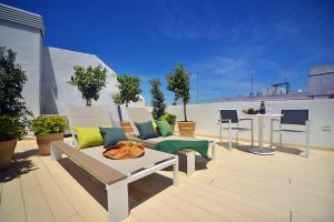 Balkón nebo terasa v ubytování Plaza Mina Suites - Adults Recommended by Luxury Suites Cadiz
