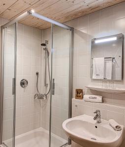 Koupelna v ubytování Haus am Balsberg + 37 fotografií