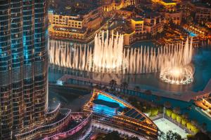 O vedere a piscinei de la sau din apropiere de Elite Royal Apartment - Full Burj Khalifa & Fountain View - A/Ced direct connection to Dubai Mall - Monarch