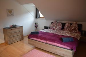 Postel nebo postele na pokoji v ubytování Ferienwohnung Familie Pichler