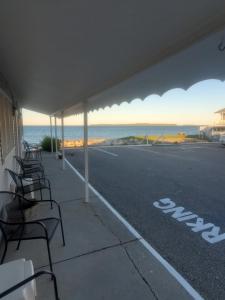 Gallery image of Bayview Lakefront Inn in Saint Ignace