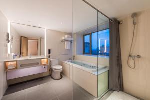 Koupelna v ubytování Sunworld Hotel Wangfujing