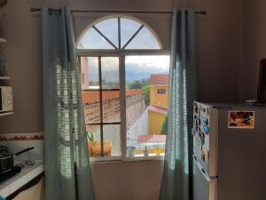 Η κουζίνα ή μικρή κουζίνα στο Encantador Apartamento Equipado