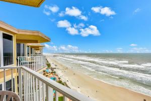 Top Floor at the Shores