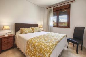 Posteľ alebo postele v izbe v ubytovaní Arenal Cannes + 18 fotografií
