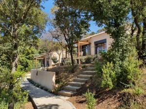 A garden outside Casa Valinco