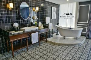 Koupelna v ubytování Hotel Del Luna Boutique