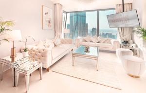 Un lugar para sentarse en Elite Royal Apartment - Full Burj Khalifa & Fountain View - A/Ced direct connection to Dubai Mall - Monarch