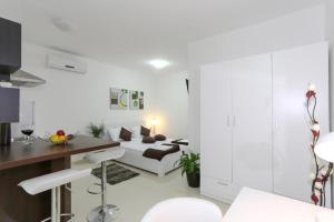 Posedenie v ubytovaní Studio apartment in Tribunj with air conditioning, WiFi 4953-2