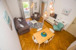 Posezení v ubytování Apartment Dora near Sea and Center with Private Garage