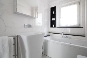 Koupelna v ubytování Edone' by PortofinoHomes
