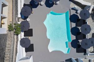 A piscina em ou perto de Mr and Mrs White Oia - Santorini