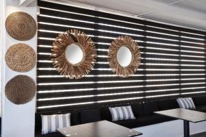 Imagem da galeria de Mr and Mrs White Oia - Santorini em Oia