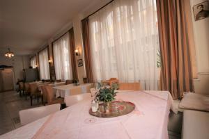 Posezení v ubytování Adams Hotel
