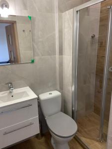 Koupelna v ubytování Pokoje Gościnne - Apartamenty MATI