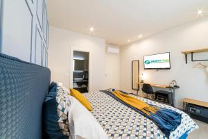 TV a/nebo společenská místnost v ubytování B&B SMARTFIT HOUSE - Room & Relax in Pescara