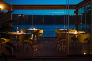 Restaurace v ubytování Hotel La Culla Del Lago