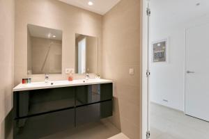 
A bathroom at Oom - BE-BRE-DRIF-197-202
