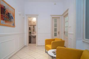 Posezení v ubytování BEST located, 150 m2 5 bedrooms apt.,